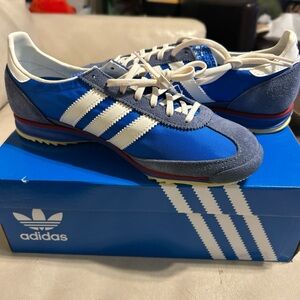 Adidas Men's Blue and White Classic Sneakers